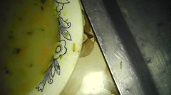 Военнослужащие винницкой в/ч показали свой праздничный предновогодний обед: суп с червями из гнилых овощей