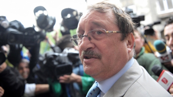 Брат экс-президента Румынии приговорен к четырем годам тюрьмы за взятку