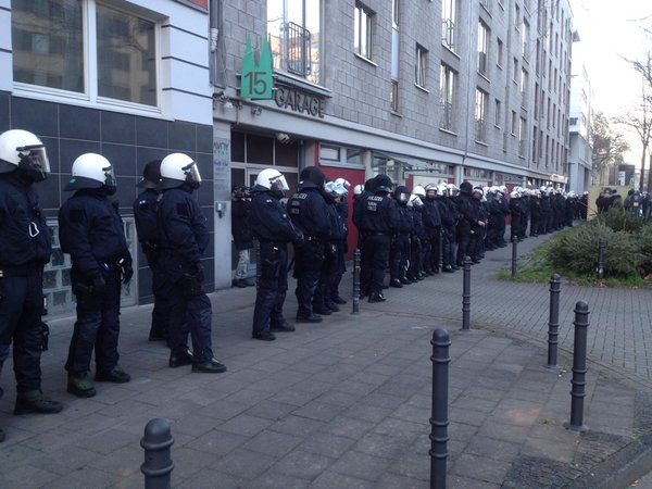 Протесты в Кельне: полиция применила водометы