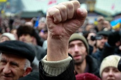 На Тернопільщині люди в знак протесту блокують столичну трасу
