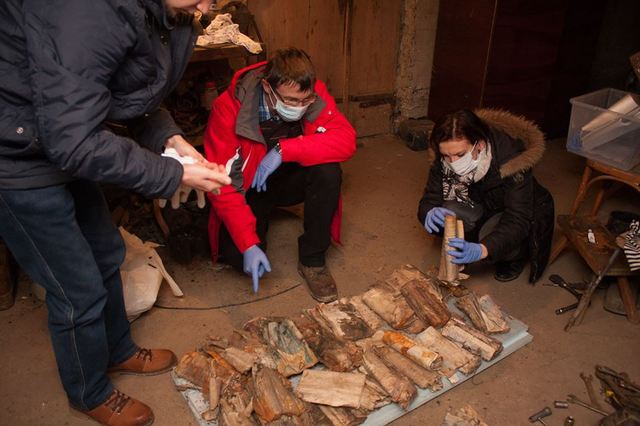 В лісі на Прикарпатті знайшли бідон із архівом УПА