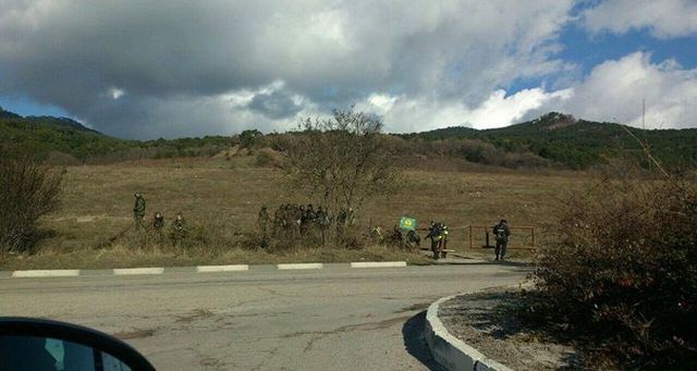 Возле Ялты появился военный лагерь российских солдат (ФОТО)