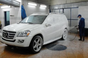 В Харькове сотрудники автомойки угнали авто и устроили ДТП