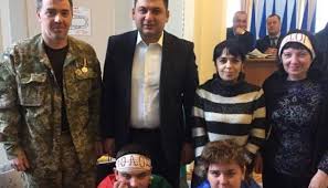 Гройсман каже, що порозумівся з голодуючими під його кабінетом