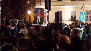 Мигранты испражнялись, мастурбировали и нападали на девочек в немецком бассейне