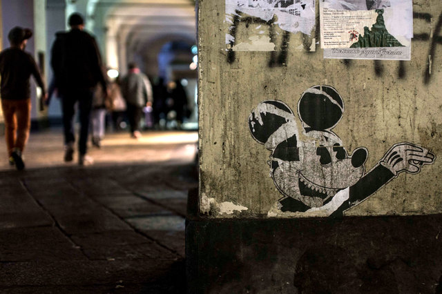 Захарченко решил воевать с Микки Маусом: соцсети высмеяли главаря ДНР