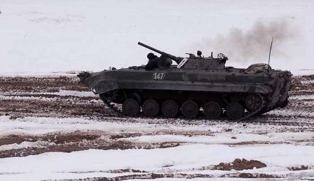 Боевики обстреляли из БМП и гранатометов КПВВ «Марьинка»