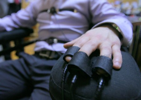 Милиционеры, проходящие переаттестацию, хотят "потренироваться" не врать