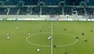 Футболісти влаштували "сидячий протест" проти війни у Сирії