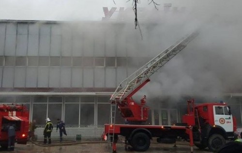 Сильна пожежа в Ужгороді: горить універмаг "Україна"