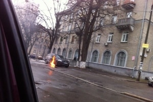 В Киеве возле здания суда взорвали авто известного адвоката