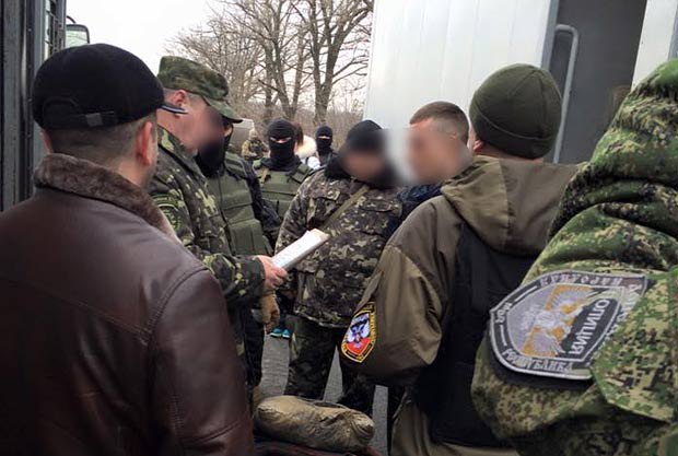 Бойовики "ДНР" передали українській владі 18 ув’язнених