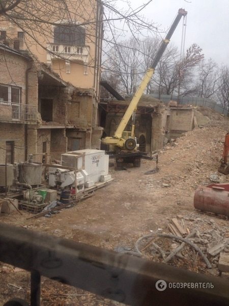 В Киеве сносят стены легендарного замка Ричарда: опубликовано фото