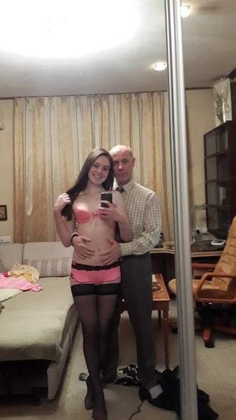 Донецкий профессор "похвастался" несовершеннолетней любовницей: фотофакт