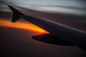 В небе над Доминиканой загорелся российский самолет. Видеофакт