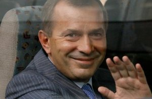 Кінець імперії Клюєвих. Кому дістануться активи опальних братів