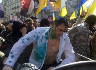 Проти бійців АТО розгорнули репресії за “смітникову люстрацію” корупціонера