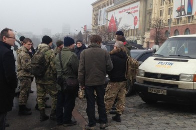 Харьковские активисты отправились на "Гоптовку", чтобы блокировать российские фуры