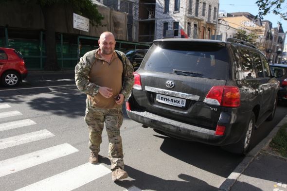 У командира ДУК ПС Стемпицкого угнали дорогой внедорожник, - СМИ. ФОТО