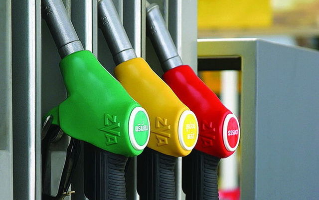 Верховна Рада відмовляється боротися з бодяжним бензином