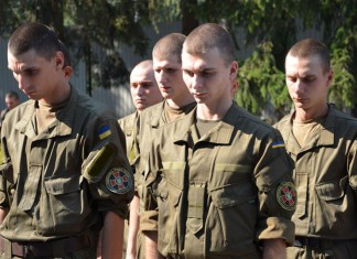 Сили Національної Гвардії стягують до столиці