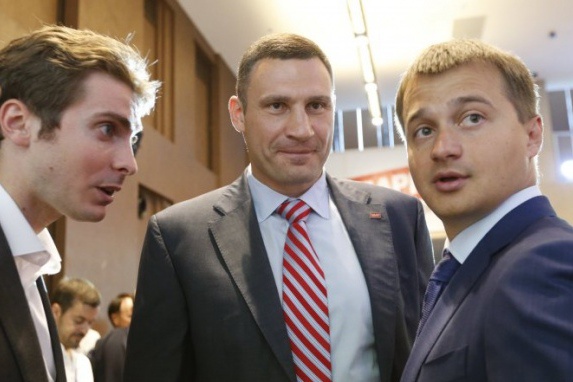 Депутатская амнезия. Нардеп Березенко забыл, как голосовал за выделение застройщику участка под Сквером Небесной Сотни