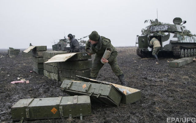 Российские военные отнимают у жителей Донбасса автомобили - разведка