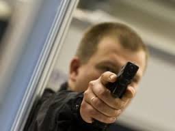 В Запорожье вооруженные преступники ограбили ювелирный магазин