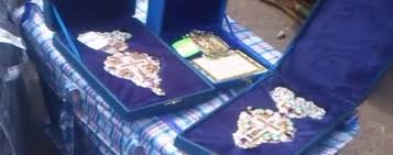 Контрабанда в "сірій зоні" на Донбасі. Як силовики "кришують" нелегальний бізнес