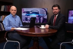 Эксперт обвинил Яценюка: Запад делает против России больше, чем Украина