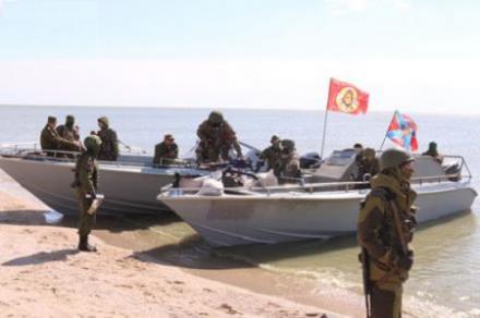 Пять рыбацких лодок «боевого флота ДНР» Россия усилит несколькими погранкатерами