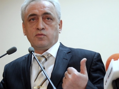 Громадськість Буковини вимагає негайного звільнення начальника Чернівецької обласної митниці Миколи Салагора