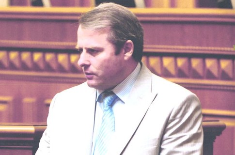 Медведчук тисне на Генпрокуратуру, вимагаючи прискореного звільнення свого родича — вбивці Лозінського. Подробиці