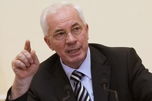 Азаров назвал студентов Евромайдана бомжами и мусорным сбродом