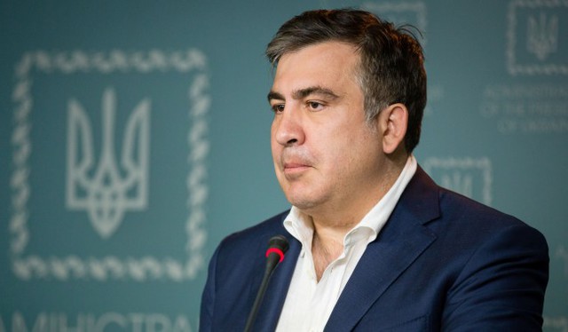 Около 35 тысяч одесситов поставили подписи за отставку Саакашвили