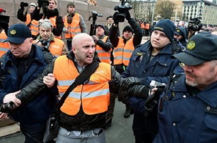 Полиция Латвии задержала известного пропагандиста и друга террористов Донбасса (+видео)