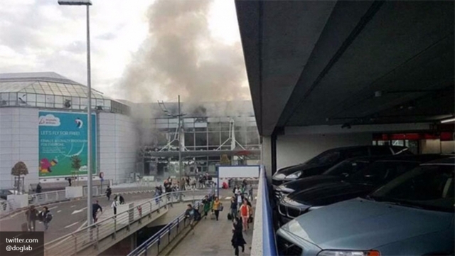 СМИ: при взрывах в аэропорту Брюсселя 12 человек погибли и 30 ранены