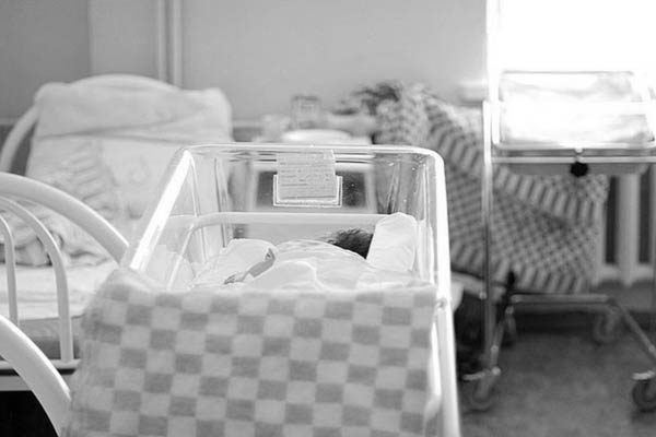 Детоубийца Лариса Журавлева – главврач роддома. Куда смотрит Шокин?