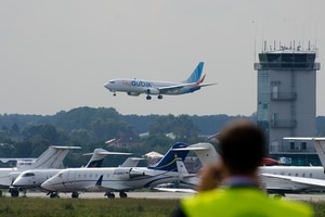 Стали известны подробности "минирования" самолета