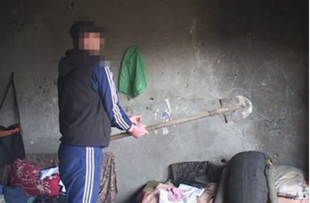 Пьяная компания мужчин в Одессе заживо закопала женщину в парке