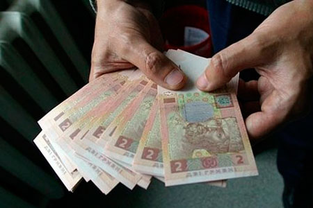 Льготы украинцам хотят дать деньгами: Плюсы и минусы (инфографика)