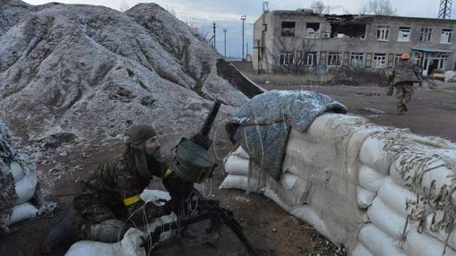 В сети показали, как силовики молниеносно отбили промзону Авдеевки (ВИДЕО)