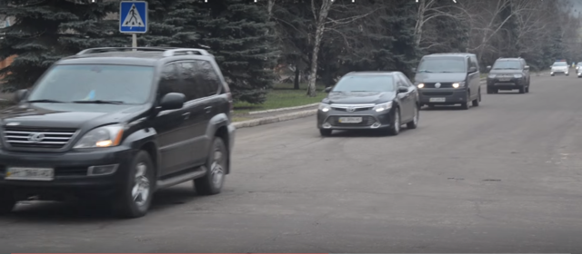 ПРИБЫТИЕ КОРТЕЖА ПОРОШЕНКО В КРАМАТОРСК. ВИДЕО