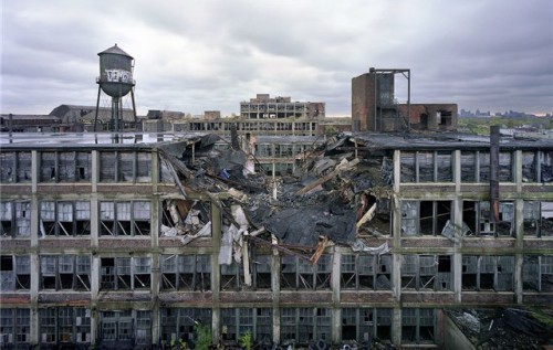 Экономика РФ рухнула на 35% и вернулась в 2006 год - Fitch