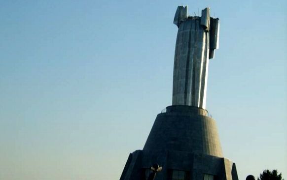 Не доверяй никому. Как чиновники, СМИ и соцсети разыгрывают украинцев первого апреля