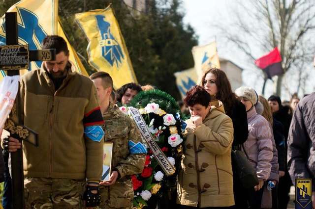 "Не забудем, отомстим": на Запорожье всем городом прощались с азовцем Французом