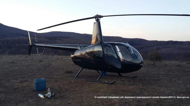 ПОГРАНИЧНИКИ СО СТРЕЛЬБОЙ ЗАДЕРЖАЛИ ВЕРТОЛЕТ, НА КОТОРОМ В ЕС ПЕРЕВОЗИЛИ НЕЛЕГАЛОВ