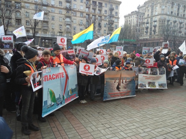 Митинги под мэрией: “Элита-Центр”, яхт-клуб и стройки Войцеховского