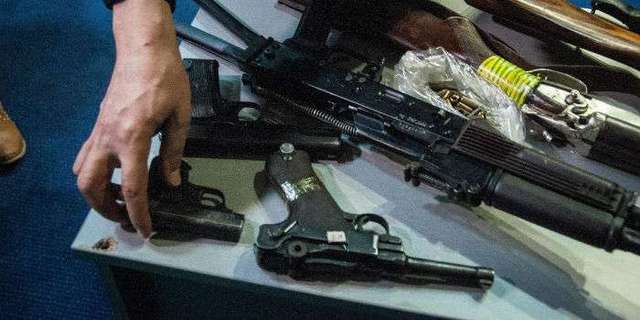 Украинцы за месяц сдали в полицию более 4 тыс единиц оружия