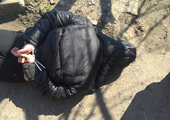 Оперативники внутрішньої безпеки в Донецькій області затримали поліцейського